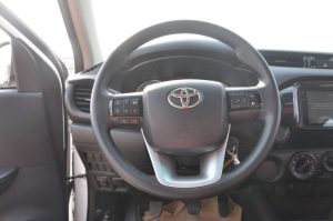 HILUX DC 2.7L 4X2(SUPER WHITE 2 INSIDE MAROON)23YM_page-0008