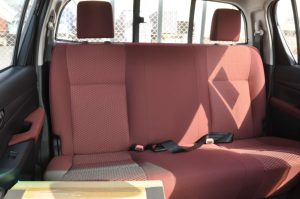 HILUX DC 2.7L 4X2(SUPER WHITE 2 INSIDE MAROON)23YM_page-0018