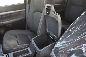 HILUX DC ADV 4.0(ATTI BLACK MC INSIDE MLM BLACK)23YM_page-0017