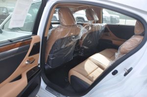 LEXUS ES350 FULL(SONIC QUARTZ(WHITE) INSIDE HAZEL WOOD BROWN)23YM_page-0022