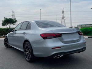 Mercedes E 300 2021 _page-0004