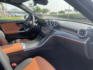 Pending-C 200 2024 Black GCC-10