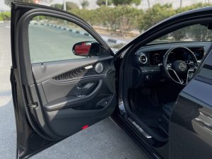 Pending-Mercedes Benz E 300 2021 {67000 KM}-08