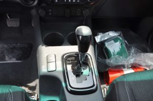 TOY HILUX DC ADV 4.0L(WHITE PEARL MS INSIDE MLM BLACK)23YM_page-0016