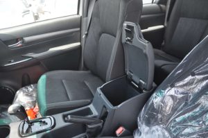 TOY HILUX DC ADV 4.0L(WHITE PEARL MS INSIDE MLM BLACK)23YM_page-0017