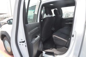 TOY HILUX DC ADV 4.0L(WHITE PEARL MS INSIDE MLM BLACK)23YM_page-0021