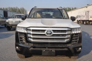 TOY LC 3.3L GXR HI AT(ATT BLACK MC INSIDE NEUTRAL BEIGE) 23YM_page-0001