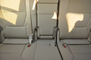 TOY LC 3.3L GXR HI AT(ATT BLACK MC INSIDE NEUTRAL BEIGE) 23YM_page-0020