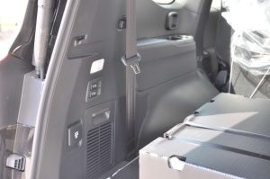 TOY LC 3.3L VX HI(ATTITUDE BLACK MC INSIDE BLACK) 23YM_page-0017