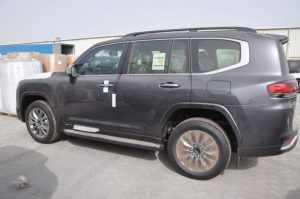 TOY LC 3.3L VX HI(GRAY ME INSIDE BLACK)23YM_page-0003