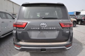 TOY LC 3.3L VX HI(GRAY ME INSIDE BLACK)23YM_page-0004