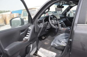 TOY LC 3.3L VX HI(GRAY ME INSIDE BLACK)23YM_page-0022