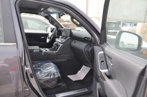 TOY LC 3.3L VX HI(GRAY ME INSIDE BLACK)23YM_page-0025